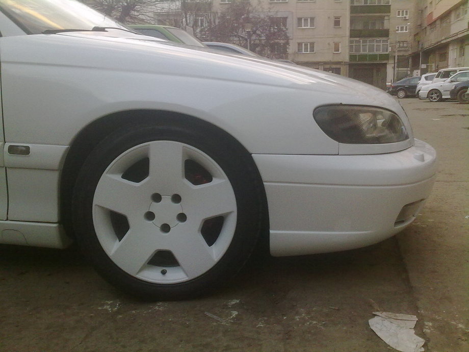 Opel Omega Meju