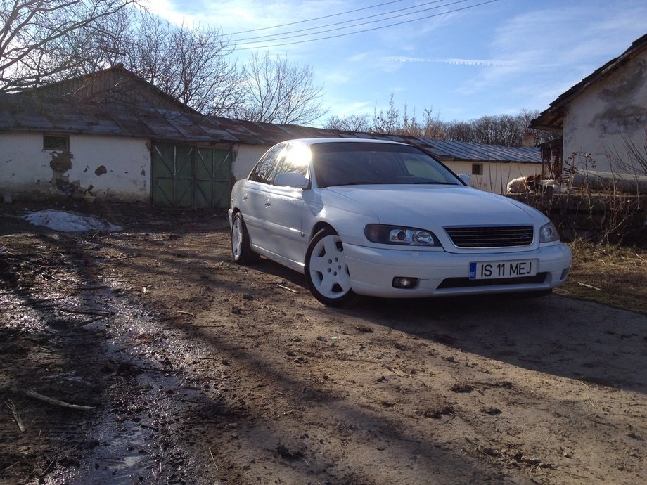 Opel Omega Meju