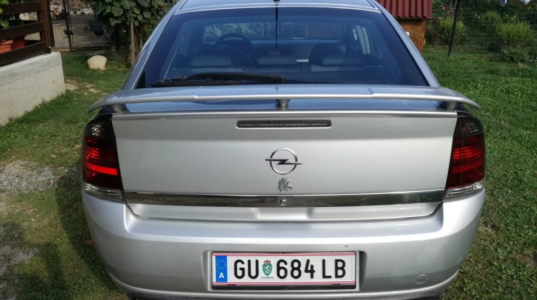 Opel Signum 2.2 GTS 2003