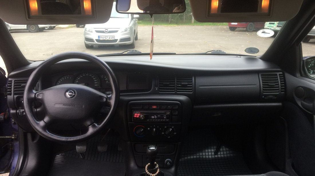 Opel Vectra 1.6 16V XEL 1997