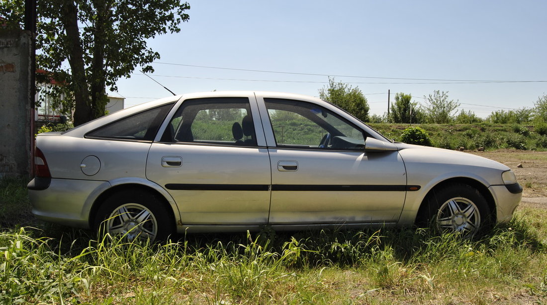 Opel Vectra 1.6 benzina 1997