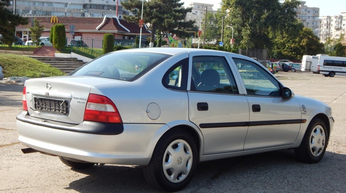Opel Vectra 1.6 i 2000