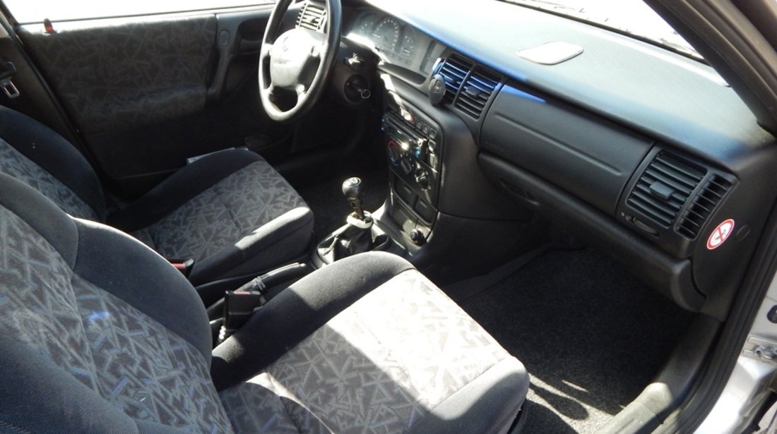 Opel Vectra 1.6 i 2000