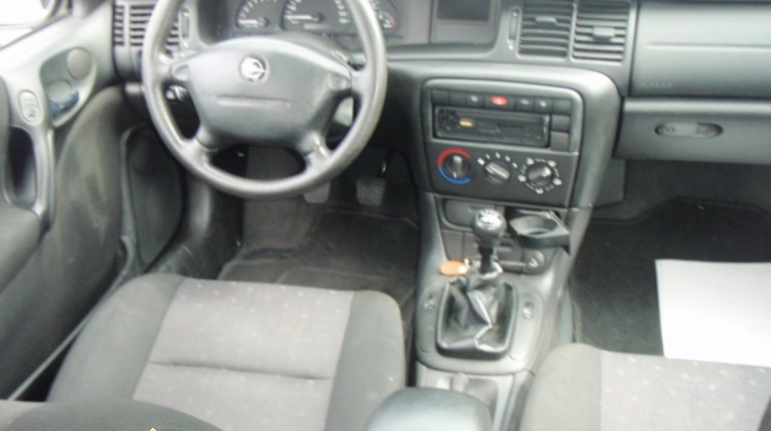 Opel Vectra 1 6i Clima