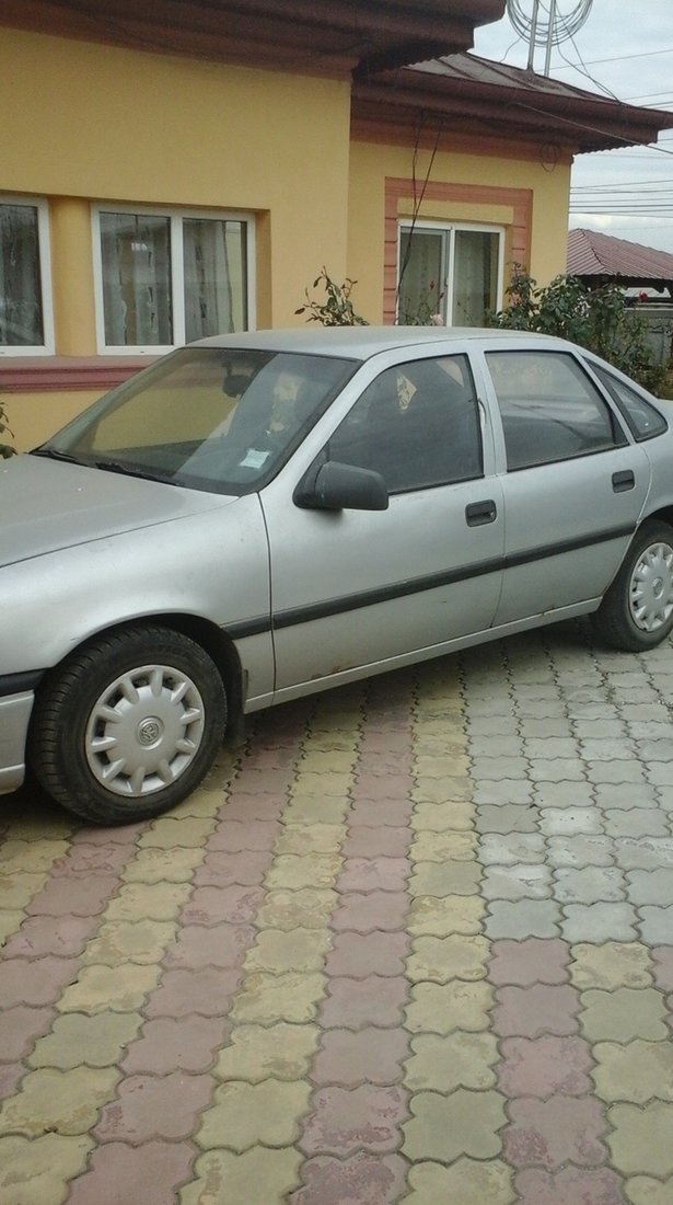 Opel Vectra 1,8 benzina 1994