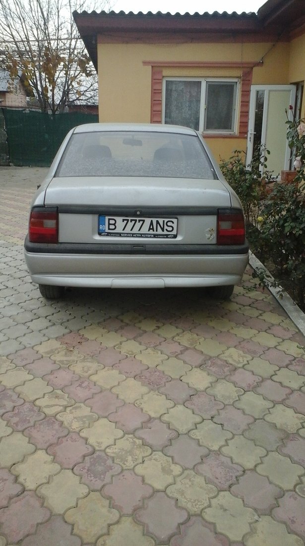 Opel Vectra 1,8 benzina 1994