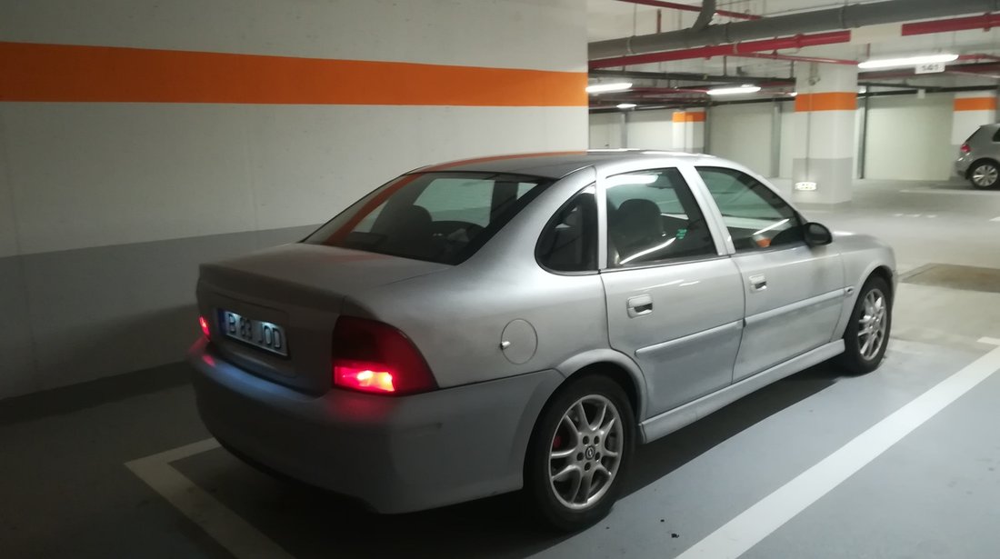 Opel Vectra 2.0 XC20XEV 1998