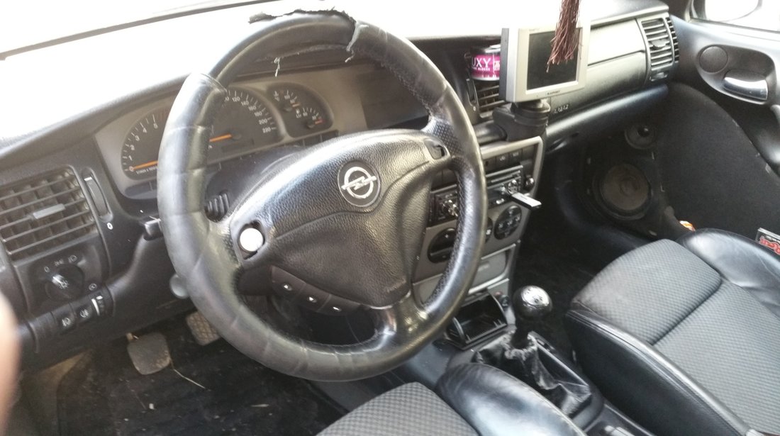 Opel Vectra 2.2 tdi 2001