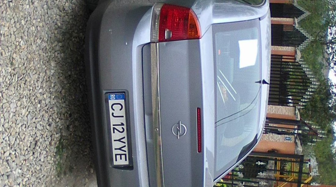 Opel Vectra 3 2004