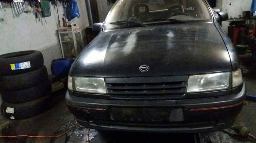 Opel Vectra A din 1991 2.0 dezmembrez