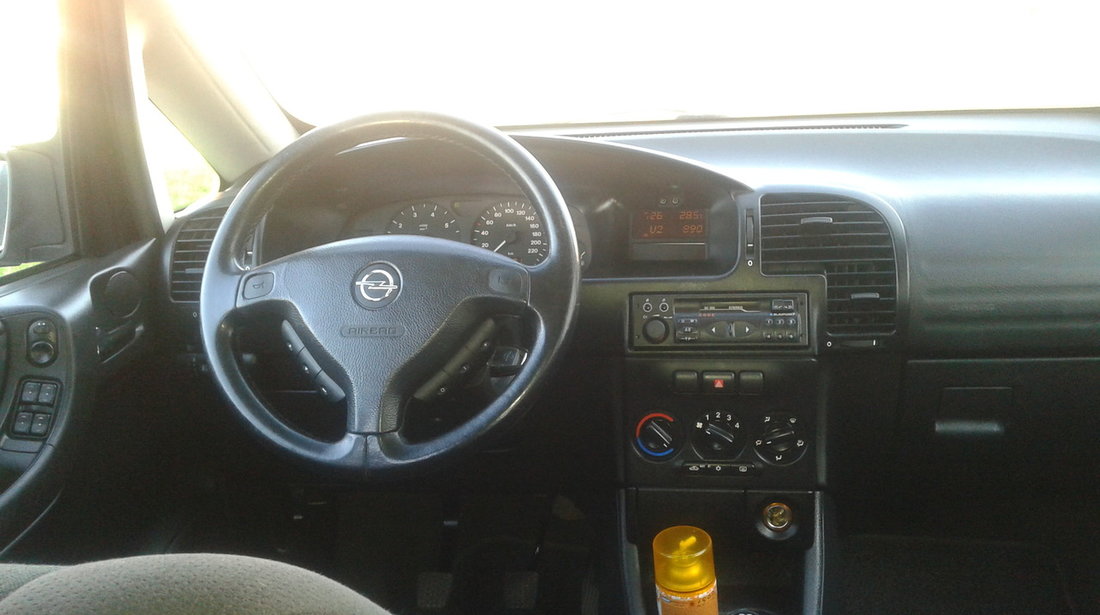 Opel Zafira 1.8 benzi zafira 2002