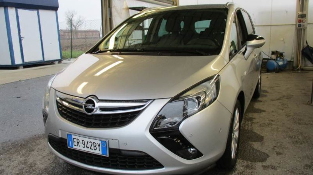 Opel Zafira 2.0 Diesel 165 cp COSMO 2013