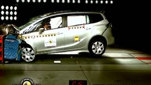 Opel Zafira Tourer - Crash Test by EuroNCAP