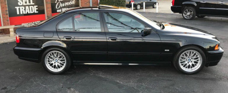 Opreste-te din tot ce faci. Trebuie sa vezi acest BMW 530i din 2002 cu nici 20.000 de km la bord Opreste-te din tot ce faci. Trebuie sa vezi acest BMW 530i din 2002 cu nici 20.000 de km la bord