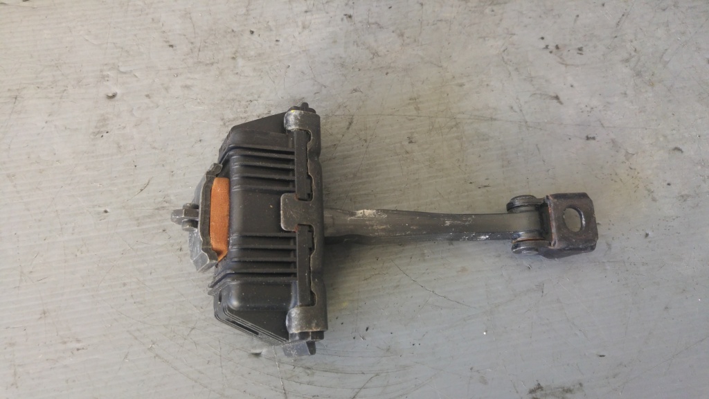 Opritor usa dreapta fata bmw e90 7176807