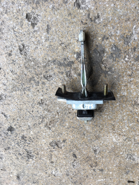 Opritor usa dreapta fata Mazda 323 BA [1994 - 1998] Hatchback 5-usi 1.5 MT (88 hp) F V (BA) 1.5L Z5 I4
