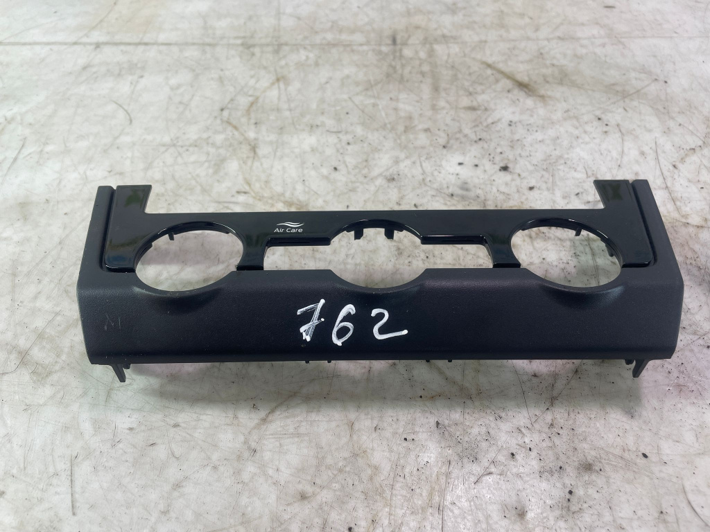 Ornament 5E0863152F Skoda Octavia 3 [facelift] [2017 - 2020] 1.5 tfsi DPCA