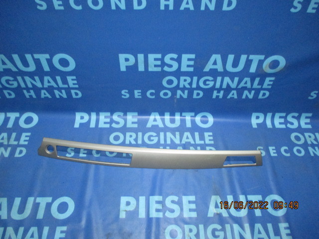 Ornament bord BMW E90 2006; 7132845 (zgariat)