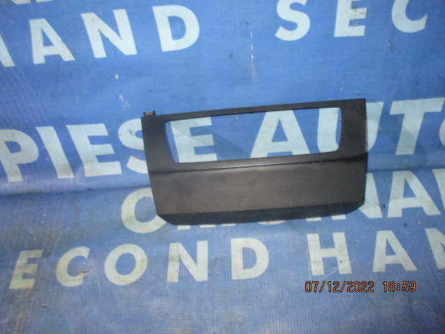 Ornament bord BMW E90 2008; 9118703 (casetofon)