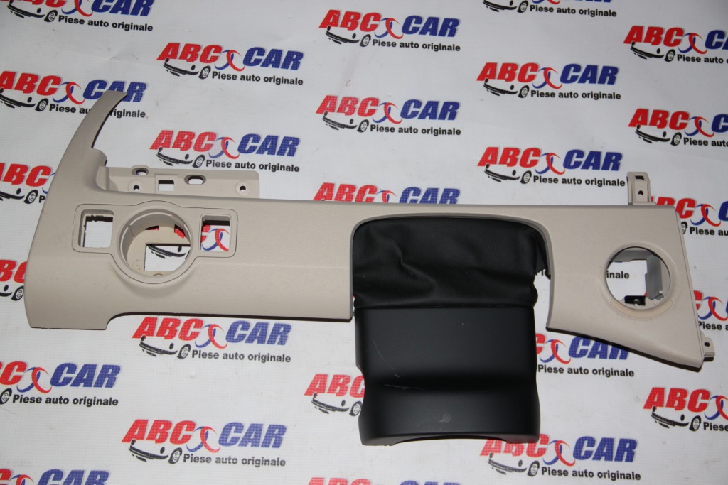 Ornament bord crem VW Passat CC cod: 3C1857200H model 2010