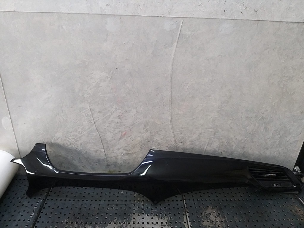 Ornament bord cu grila ventilatie opel corsa e x15 460029937 39050125 39050950