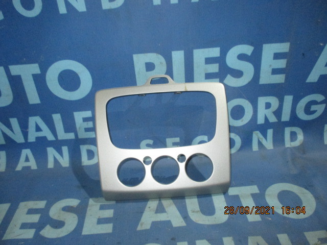 Ornament bord Ford Focus; 7M5118522AW (casetofon)