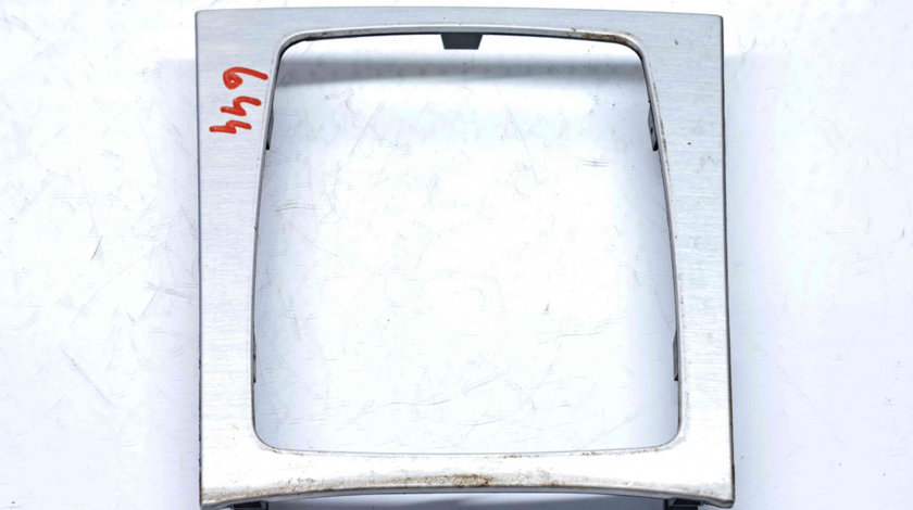 Ornament bord Mercedes Clasa C (W204) [Fabr 2007-2014] A2046800190