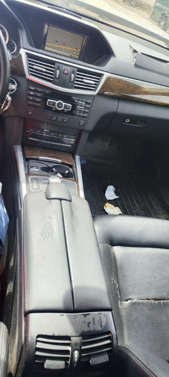 Ornament bord Mercedes E-Class W212 2.2 Cdi 2013