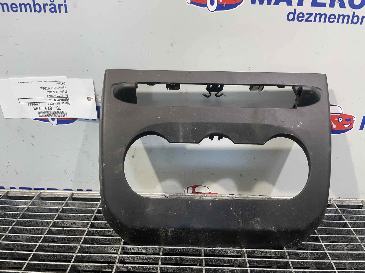ORNAMENT BORD RENAULT EXPRESS 1.5 DCI - (2021 2024)