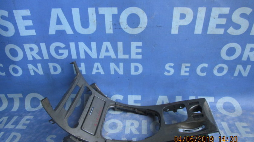 Ornament bord Renault Vel Satis ; 8200377946