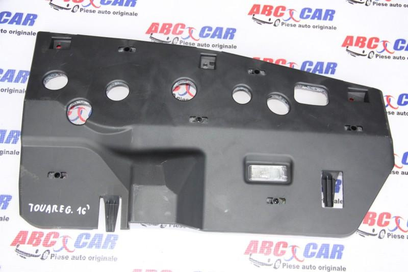 Ornament bord stanga Volkswagen Touareg 2 2010-2015 7P1863081