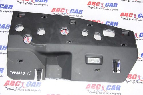Ornament bord stanga Volkswagen Touareg 2 2010-2015 7P1863081