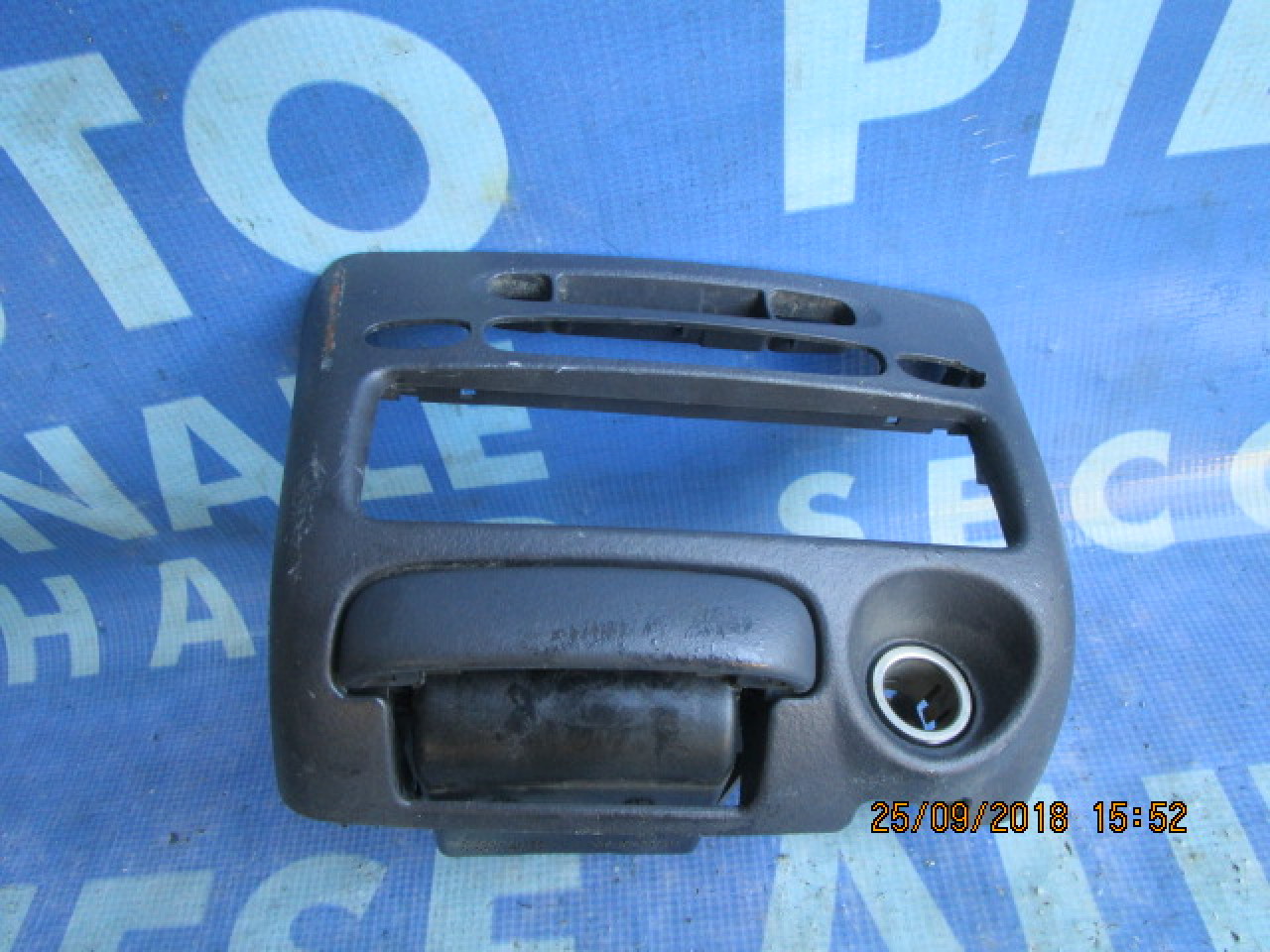Ornament bord Toyota Yaris; 551106-0D010
