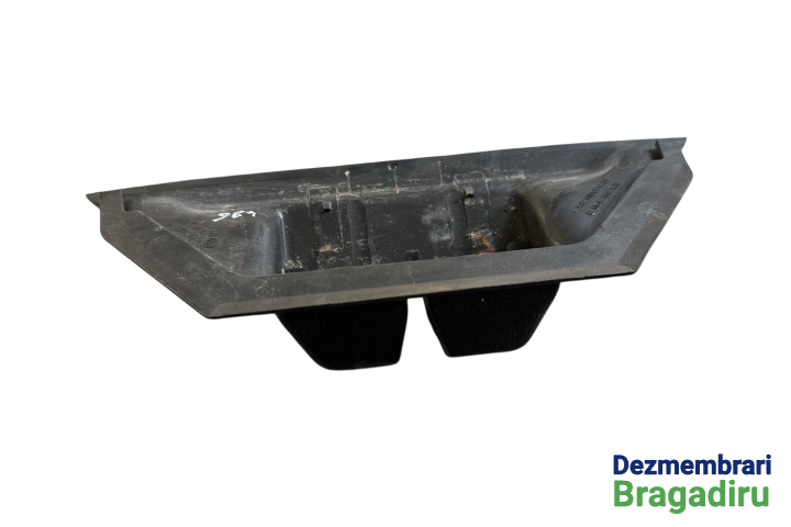 Ornament broasca haion Cod: 7P6827520B Volkswagen VW Touareg generatia 2 7P [2010 - 2014] Crossover 3.0 TDI Tiptronic 4Motion (245 hp) Cod motor: CRC Cod cutie: NAC Cod culoare: LG7W