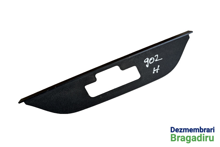 Ornament broasca portbagaj Ford Kuga [2008 - 2013] Crossover 2.0 TDCi MT AWD (140 hp) Cod motor: UFDA Euro 5