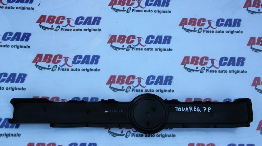 Ornament capac motor VW Touareg 7P 3.6 FSI cod: 7P6971797 model 2014