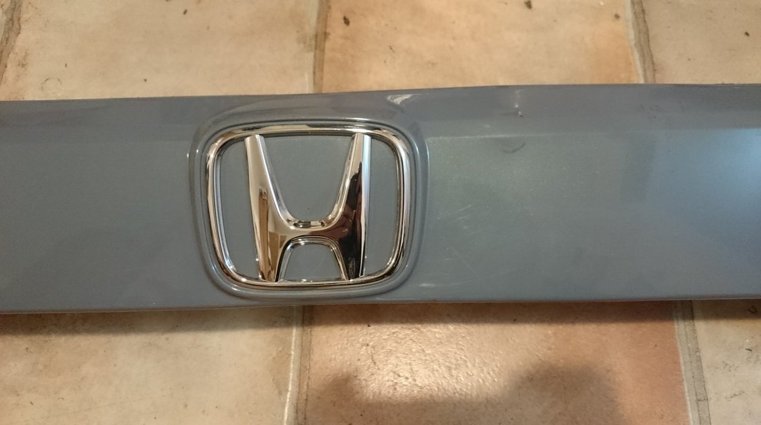 Ornament capota Hayon portbagaj Honda Civic (2017-2018) cod 74890-TGG-ZZ00