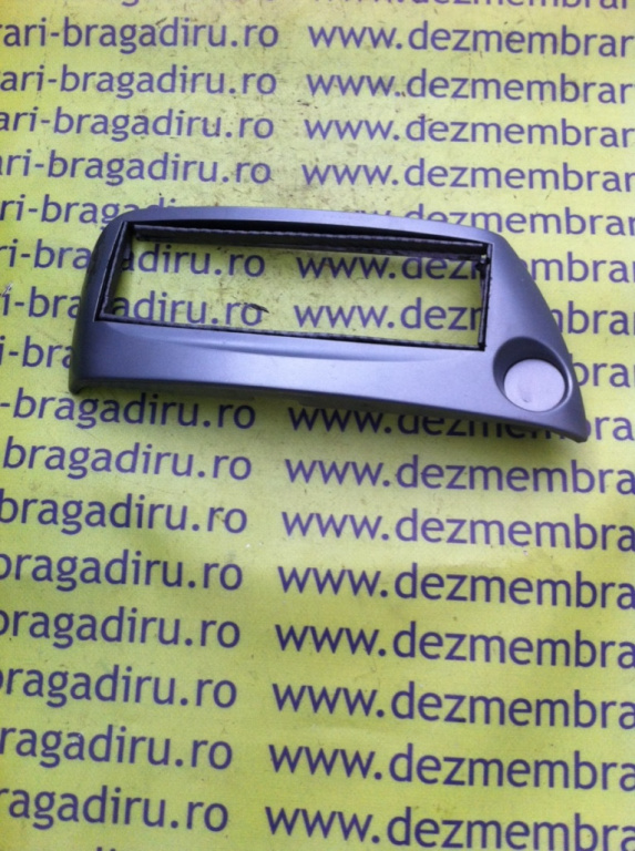 Ornament casetofon Ford Ka [1996 - 2008] Hatchback 3-usi 1.3 MT (60 hp) (RB_) RBT BAA