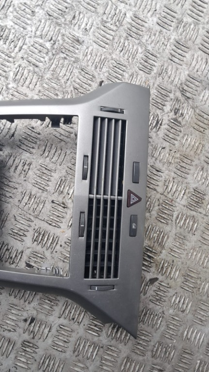 Ornament CD player Opel ASTRA H 1.4 benzina 66KW /90 CP cod motor Z14XEP ,transmisie manula 5+1 an 2007