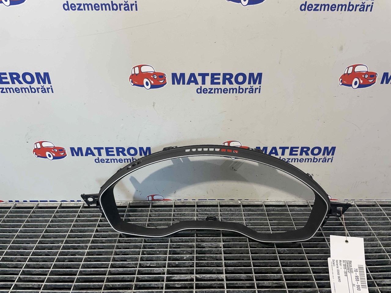 ORNAMENT CEAS BORD AUDI A4 A4 - - (2015 2018)