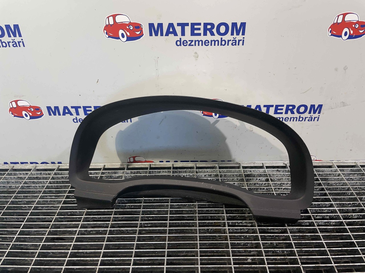 ORNAMENT CEAS BORD TOYOTA AVENSIS AVENSIS - - (2012 2015)
