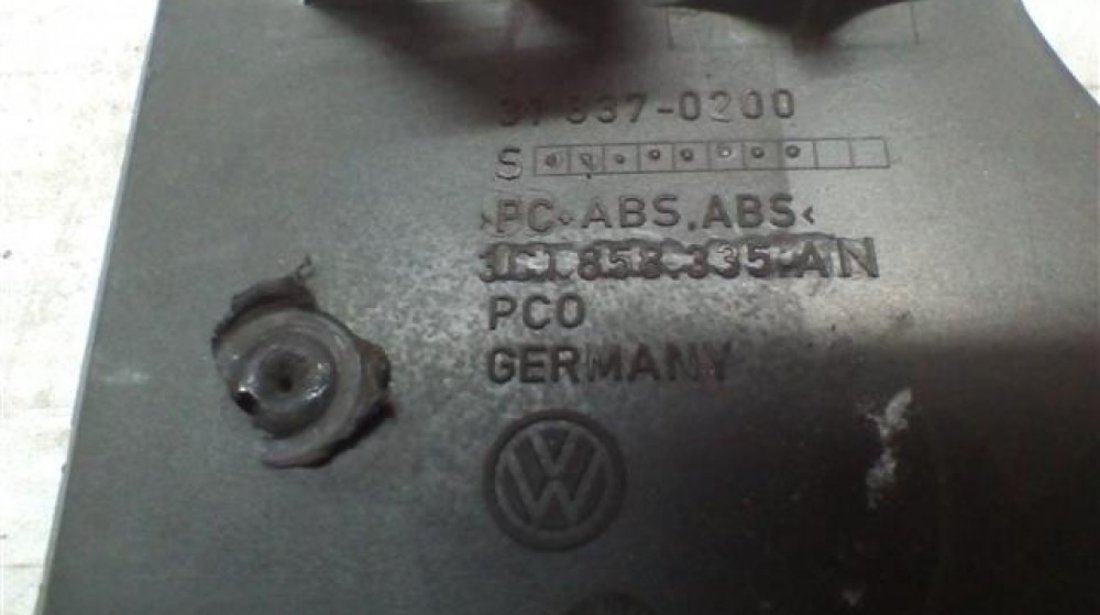 Ornament ceasuri bord Volkswagen Passat B6 An 2005 2006 2007 2008 2009 2010 cod 3C1858335
