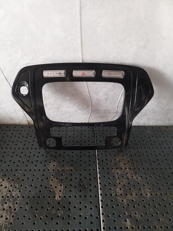 Ornament consola centrala ford mondeo 4 ba7 7s7118522