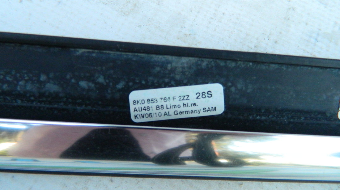Ornament crom perie geam exterior usa dreapta fata Audi A4 B8 2008-2014 cod 8K0853764F