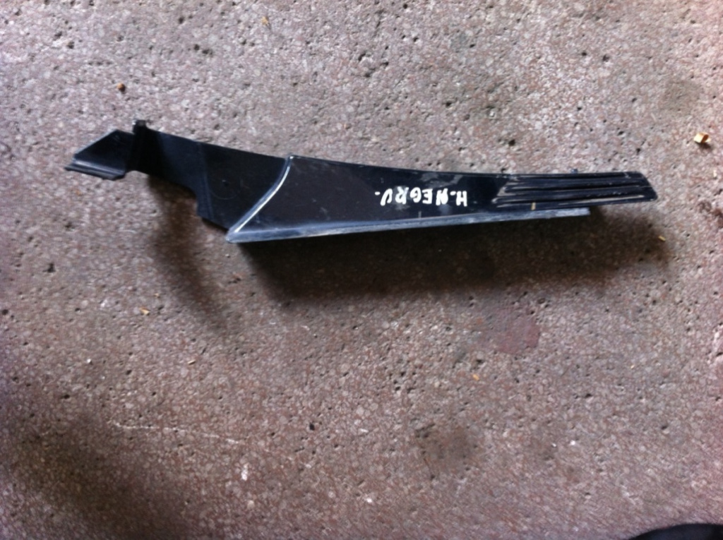 Ornament dreapta balama capota fata Opel Astra H [2004 - 2007] Hatchback 1.6 MT (105 hp) (L48) Twinport