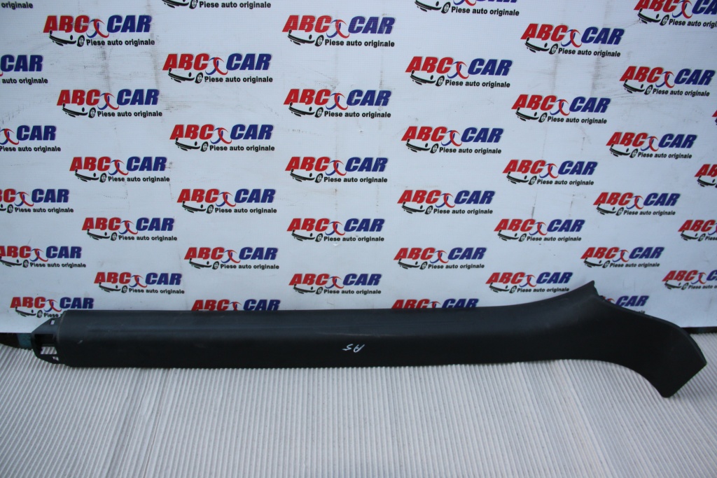 Ornament dreapta fata Audi A5 8F Cabrio cod: 8FO853906 / 8FO853906A model 2012