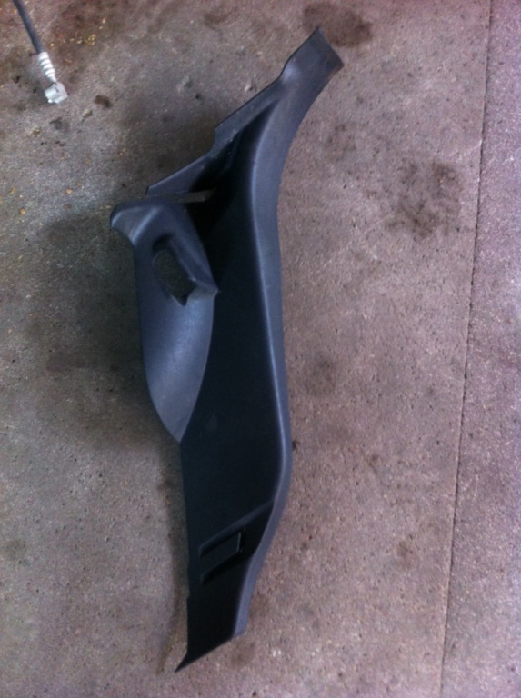 Ornament dreapta la bancheta spate Opel Astra H [2004 - 2007] Hatchback 1.6 MT (105 hp) (L48) Twinport