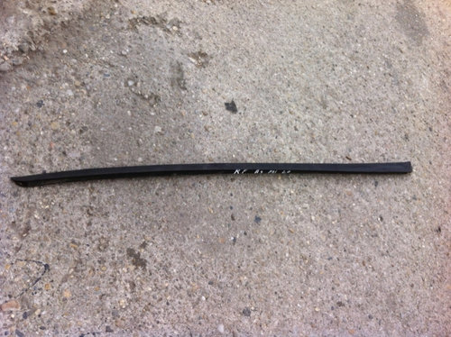 Ornament dreapta parbriz Audi A4 B6 [2000 - 2005] Avant wagon 5-usi 2.0 FSI MT (150 hp) 2.0 FSI AWA