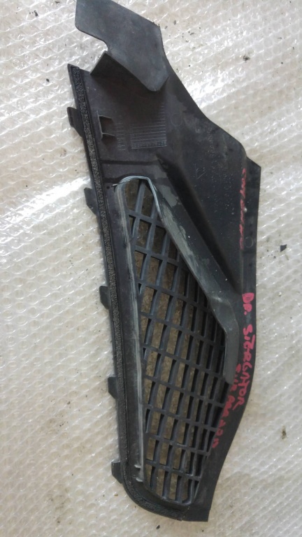 Ornament dreapta stergator sub parbriz porsche cayenne 92a 7p5819176