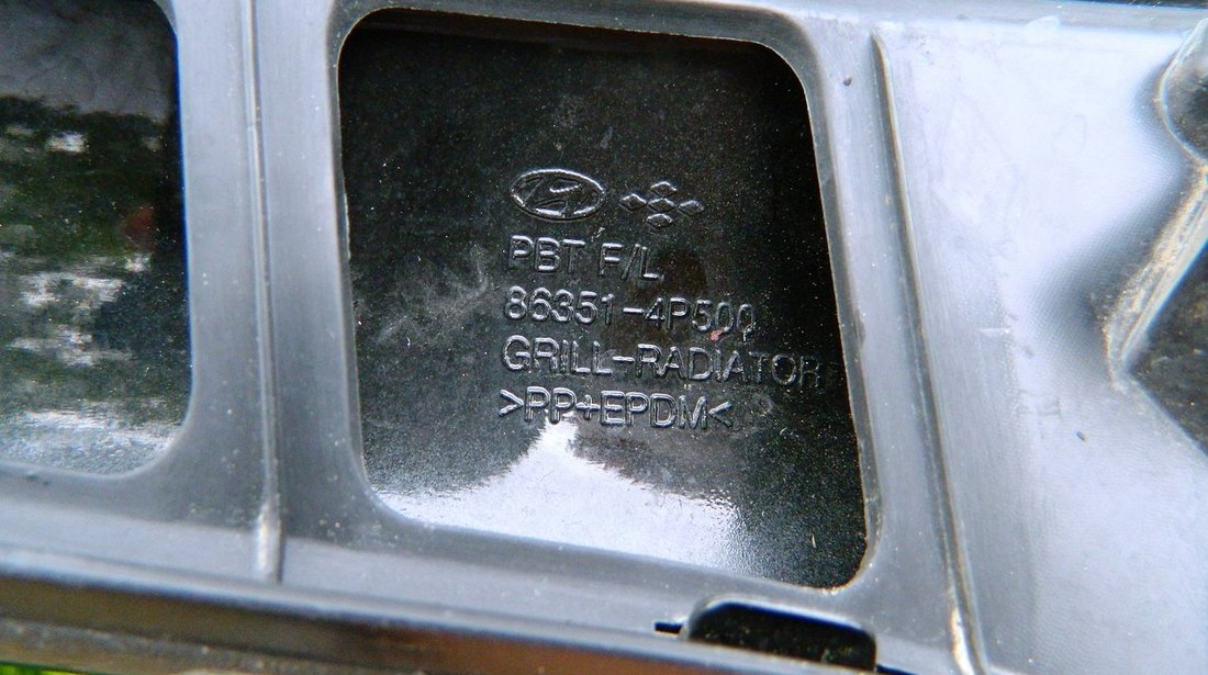 Ornament emblema grila Hyundai i20 cod 86351-4P500